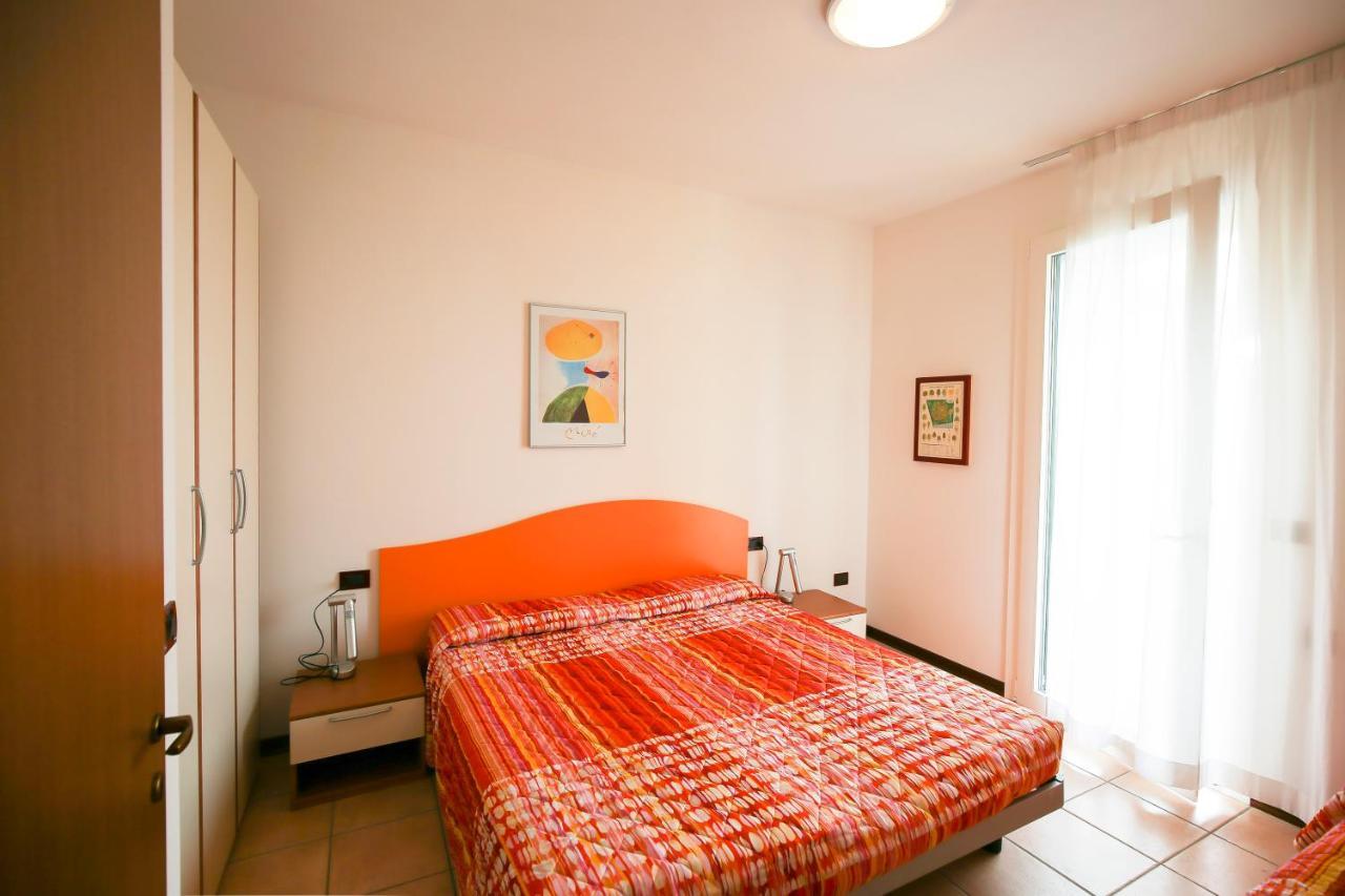 Altanea Apartments Con Piscina Caorle Exteriör bild