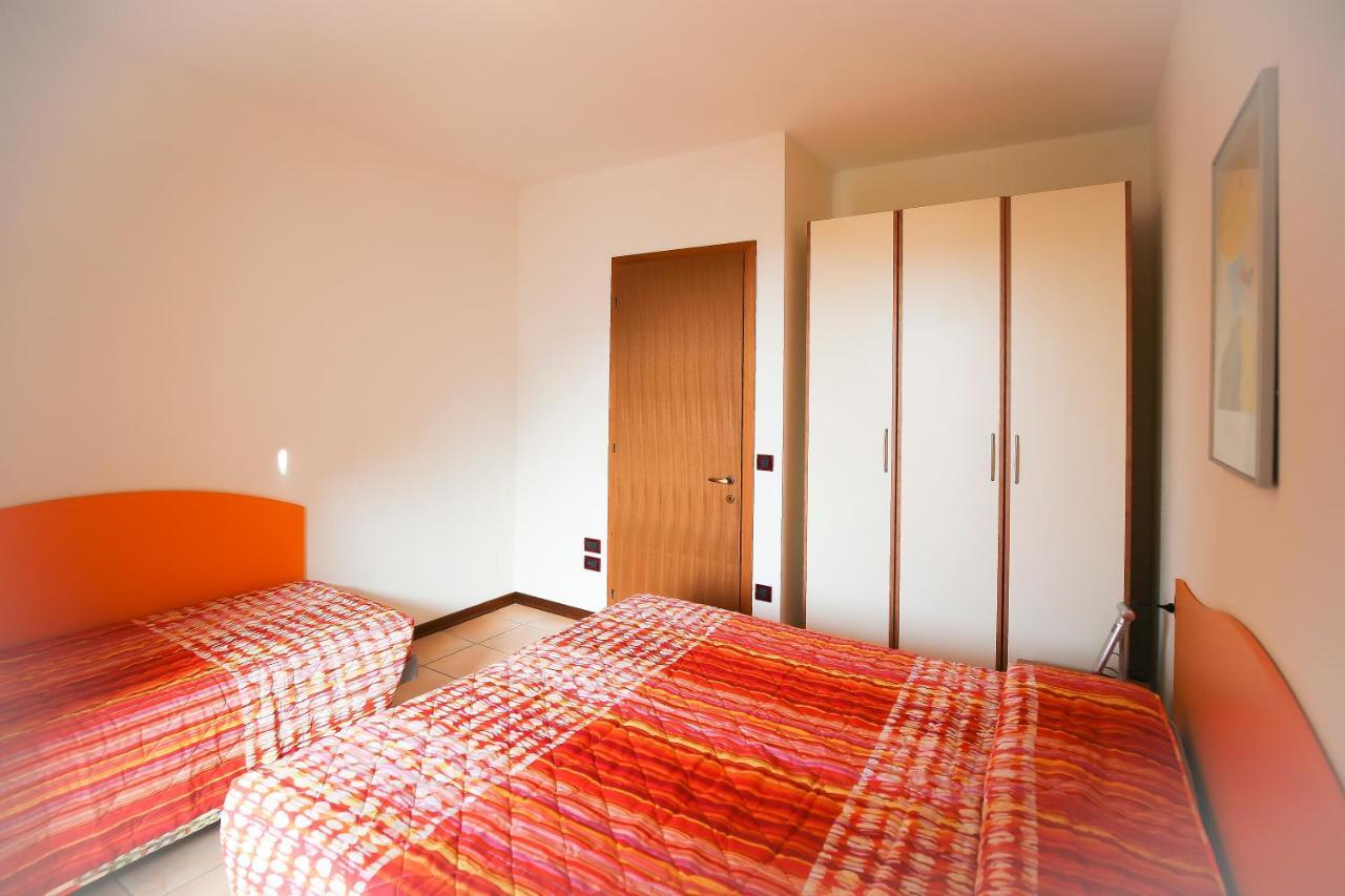 Altanea Apartments Con Piscina Caorle Exteriör bild