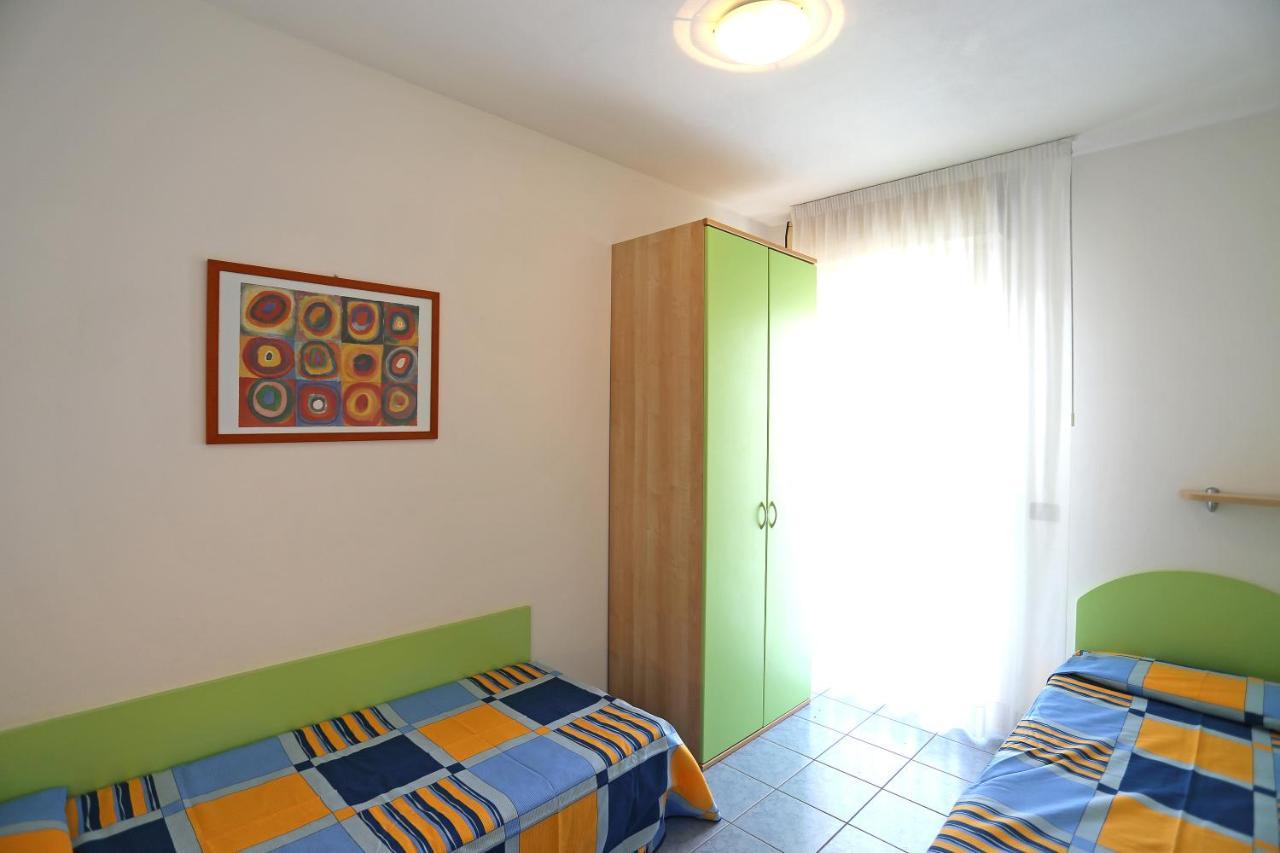 Altanea Apartments Con Piscina Caorle Exteriör bild